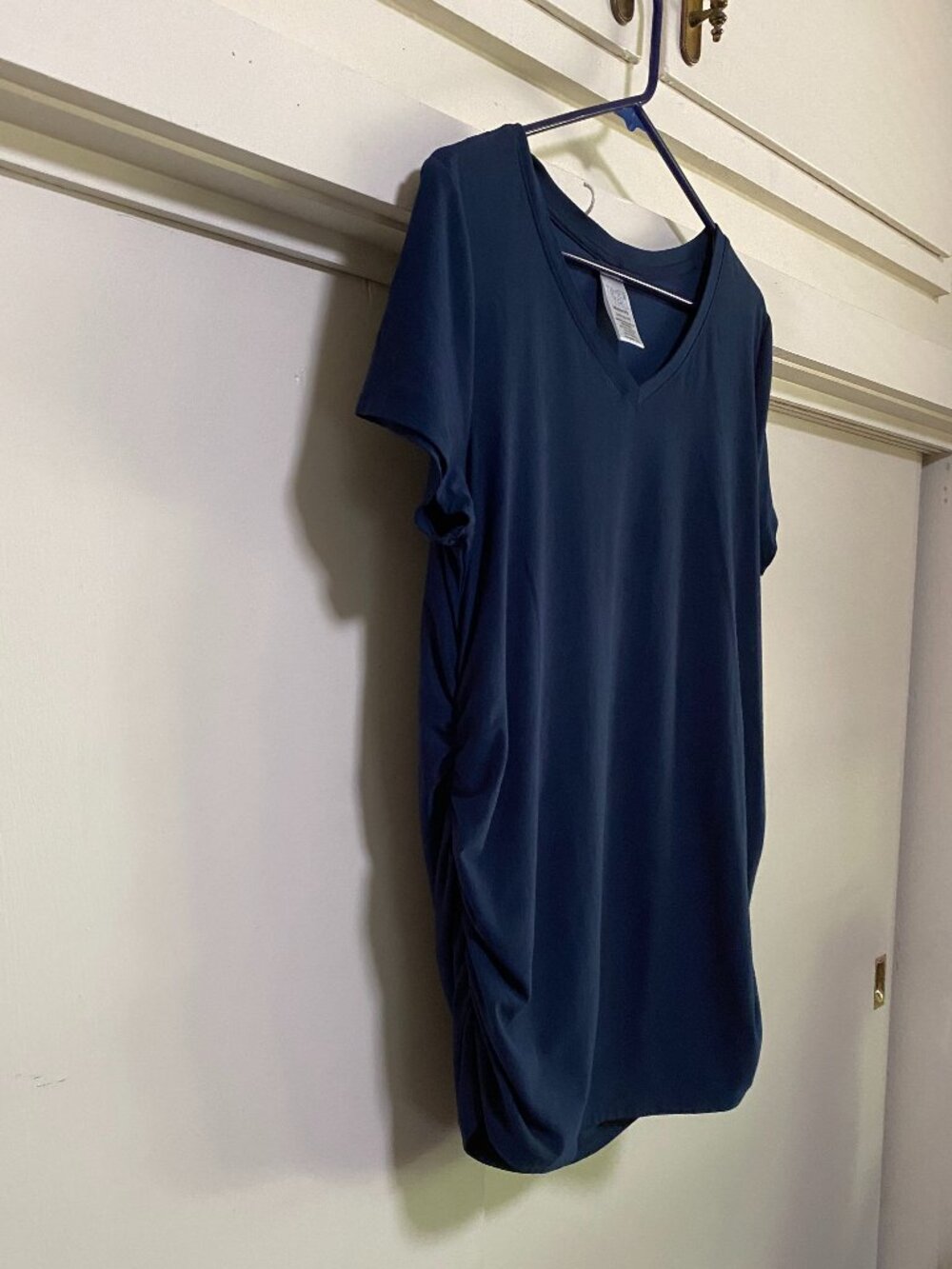 Time and Tru, Maternity, navy, short sleeve tunic w/ruched sides, size L - Picture 3 of 9